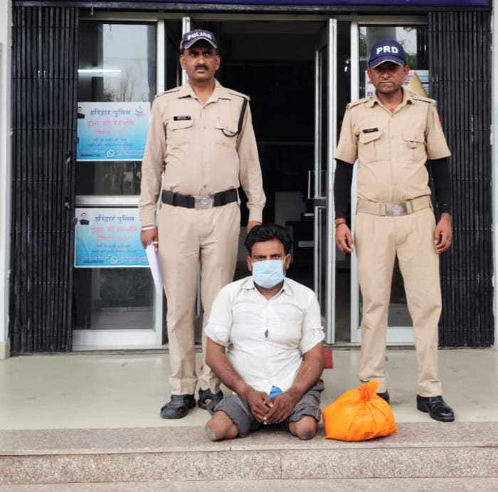 दिव्यांगता की आड़ में नशे का धंधा चला रहे एक तस्कर के मंसूबों पर बहादराबाद पुलिस ने फेर दिया पानी ,,,