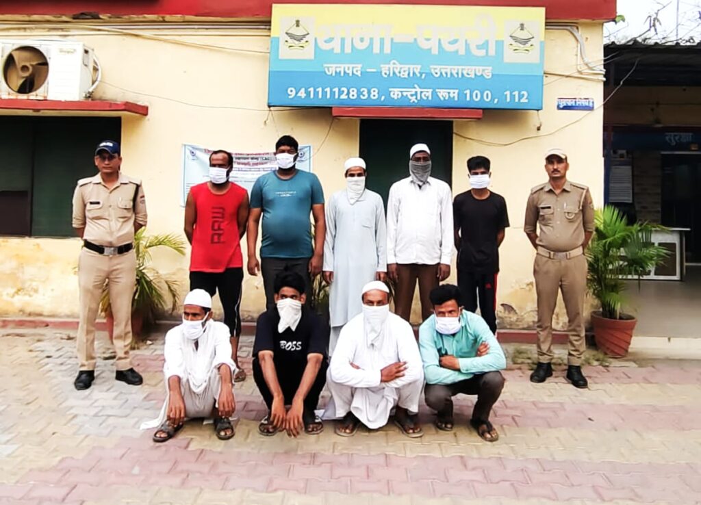पथरी थाना क्षेत्र के बोडाहेड़ी गांव में दो पक्षों के बीच हुए विवाद और छतों से पथराव की घटना के बाद हरिद्वार पुलिस ने सख्त रुख अपनाया,,,