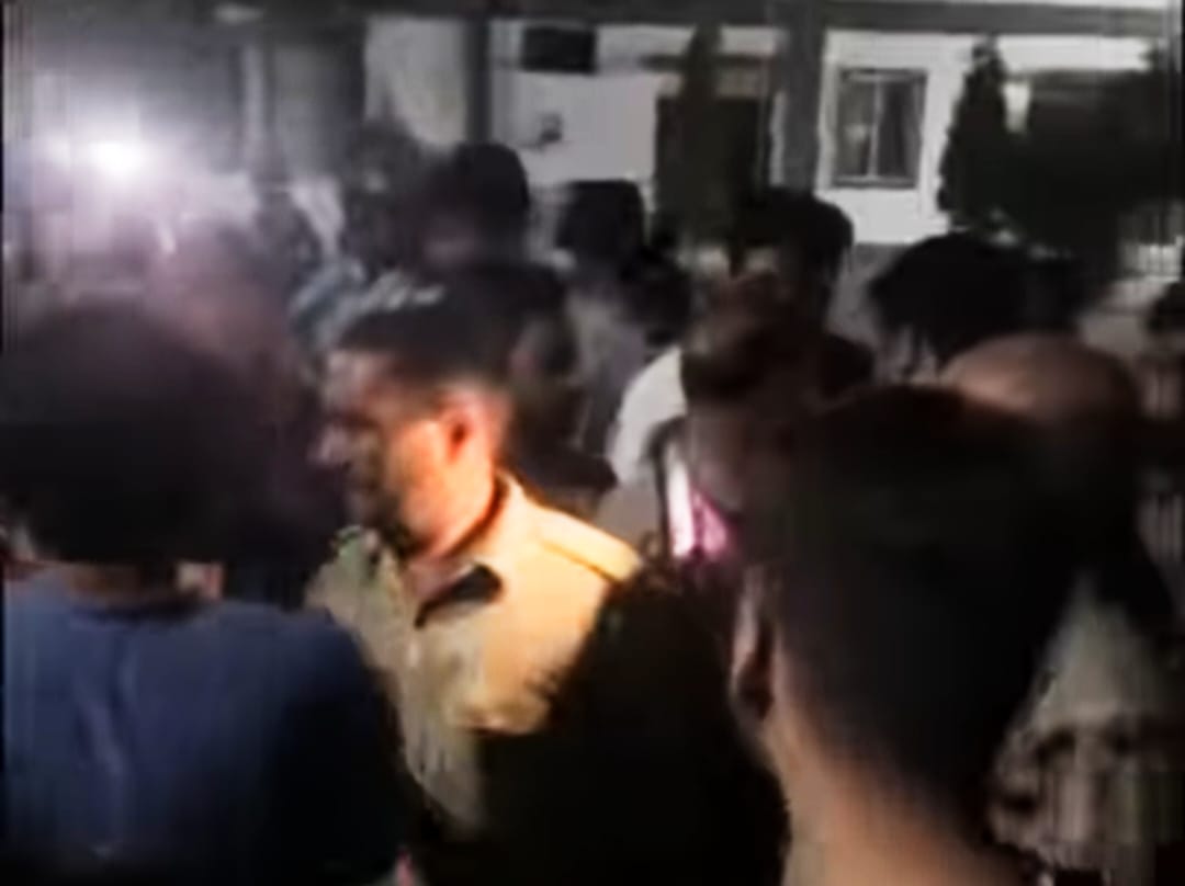 चार दिन पहले लाइट गुल होने पर फाउंड्री गेट बिजली घर पर आधी रात हंगामा करना कुछ लोगों को पड़ा भारी,,,