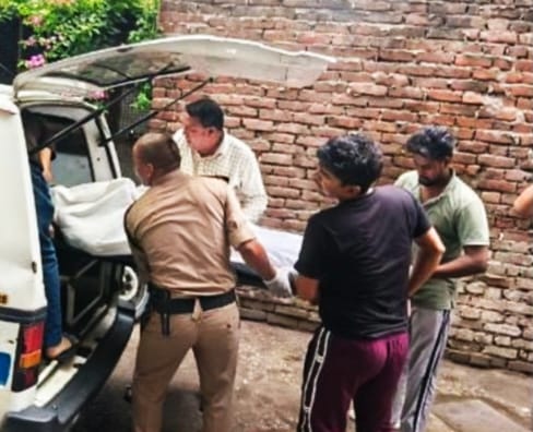 रोडवेज बस अड्डे के समीप एक होटल के बंद कमरे में सेना के एक जवान का शव मिलने से सनसनी ,,,