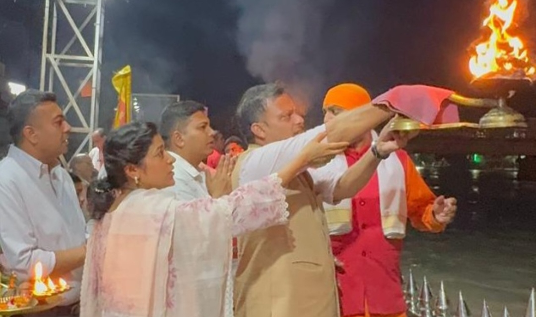पतित पावनी मां गंगा का भारतीय संस्कृति और धर्म में अद्वितीय स्थान,पंडित रोहित वैदिक भाजपा जिला महामंत्री अक्षय प्रताप सिंह ने की गंगा आरती,,,