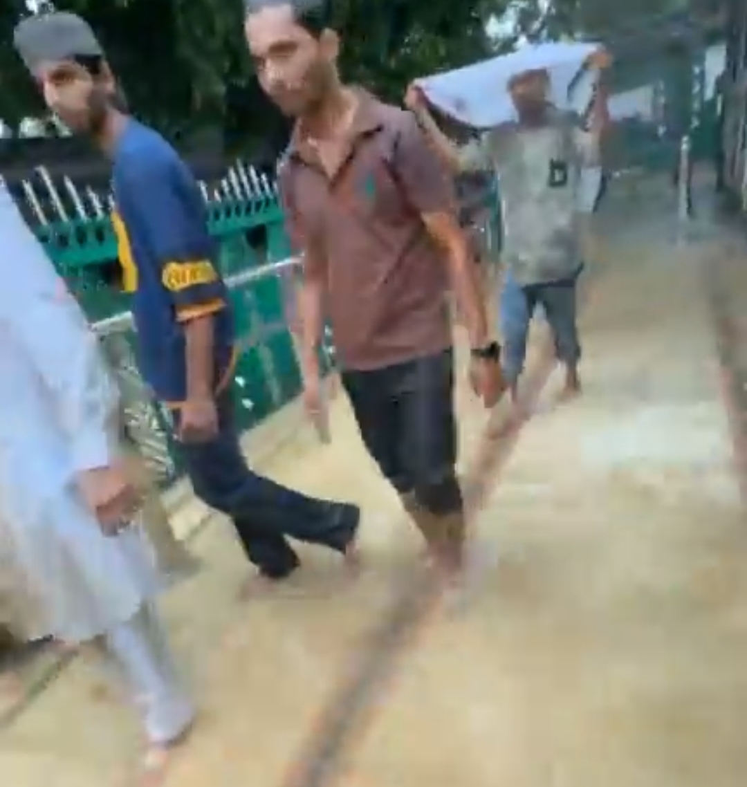 सरकारी जमीनों व नालों पर हुवे अवैध अतिक्रमण की भेंट चढ़ती है हर साल दरगाह की आस्था,आज की वायरल वीडियो ने खोली प्रशासन के दावों की पोल,,,