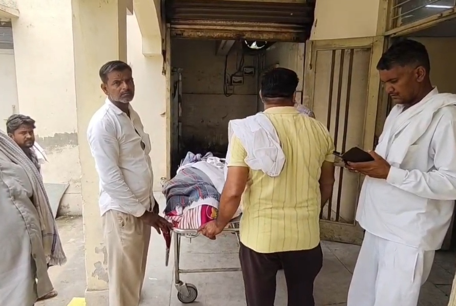 महिला की संदिग्ध हालत में हुई मौत परिजनों ने लगाया मारपीट कर हत्या करने का आरोप ,,,