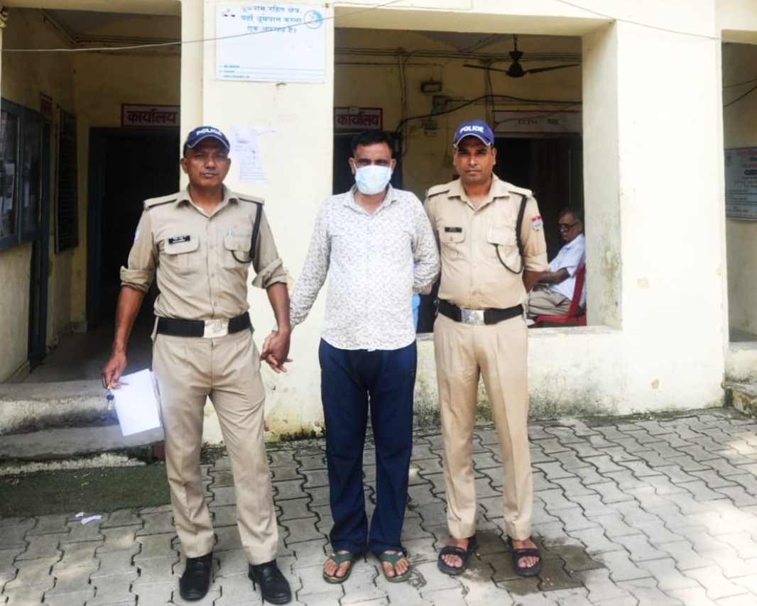 बुजुर्गों की मजबूरी और भरोसे का फायदा उठाकर मालिश के बहाने लाखों रुपये के सोने के आभूषण चोरी करने वाले एक शातिर ठग को कनखल पुलिस ने किया गिरफ्तार,,,