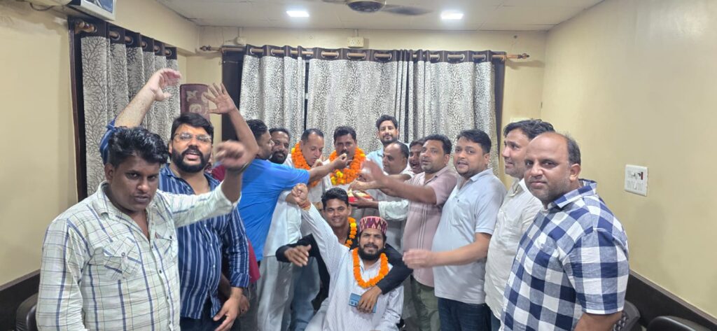 कांग्रेस संगठन में नवनियुक्त पदाधिकारियों के स्वागत का सिलसिला जारी,,,