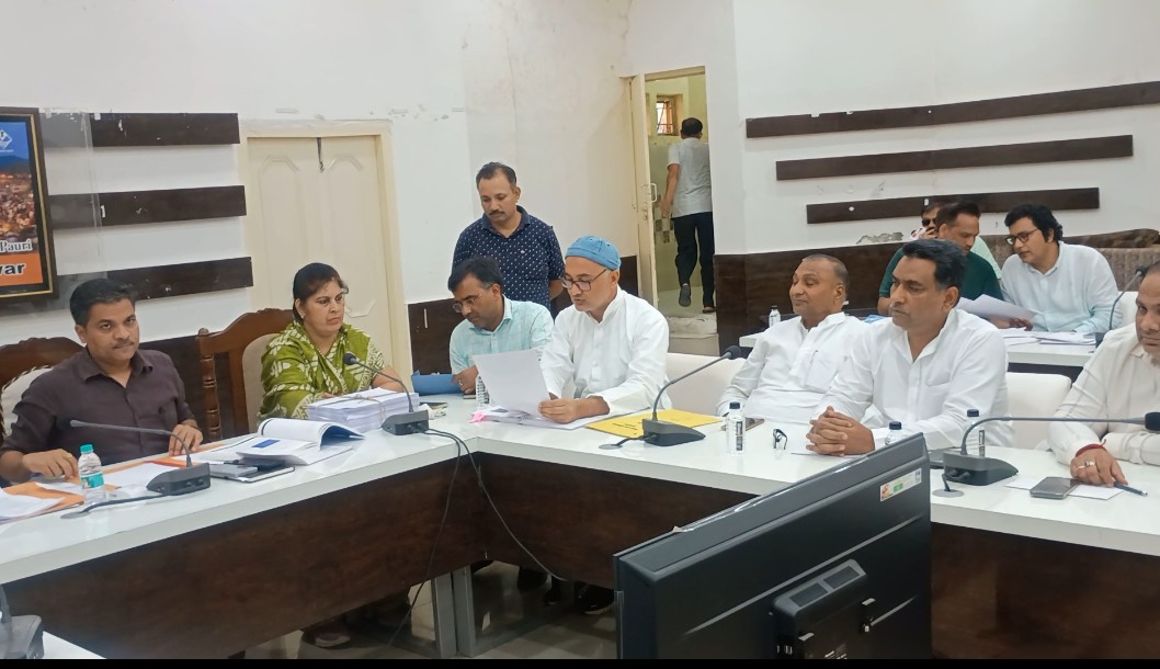 मतदाता सूची के पुनरीक्षण के बीच फॉर्म-7 से दर्ज कराई जा रही आपत्तियों ने चढा राजनीतिक पारा,बसपा व कॉंग्रेस विधायको ने कराई आपत्ति दर्ज,,,