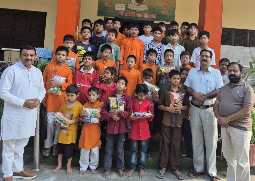 पूर्व मेयर गौरव गोयल ने अनाथालय में जाकर मनाया अपना 45-वां जन्मदिन,नन्हें-मुन्ने बच्चों ने स्वागत कर की दीर्घायु की कामना,,,