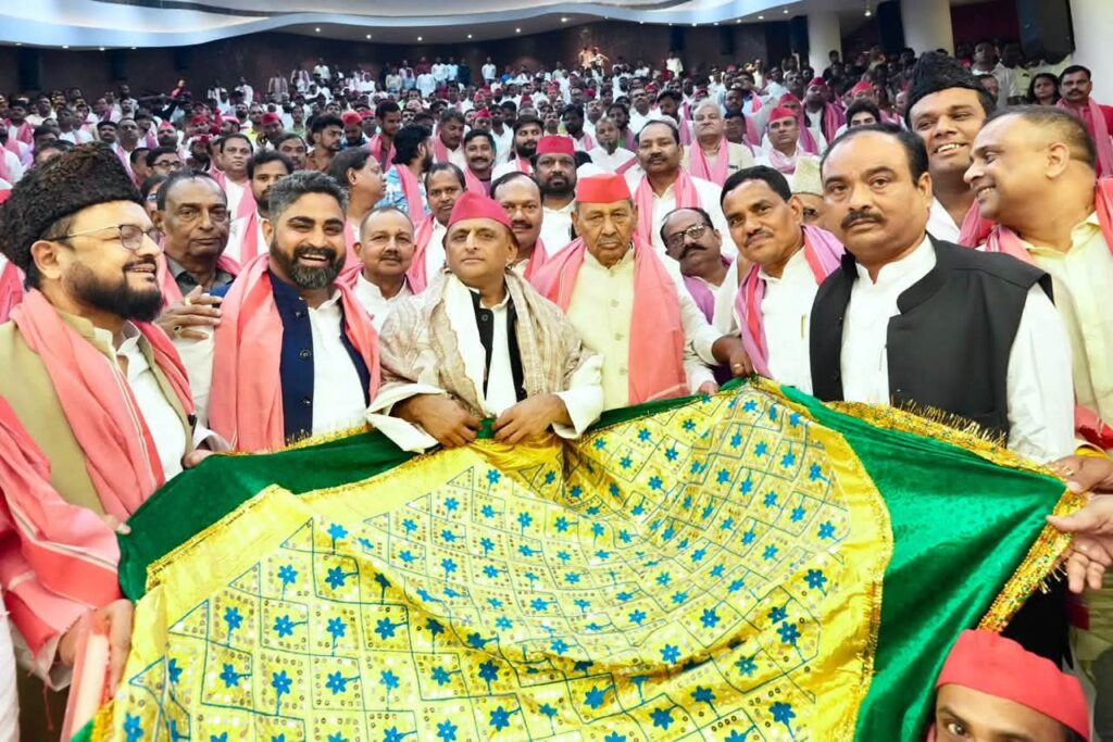 समाजवादी पार्टी के राष्ट्रीय अध्यक्ष व उत्तर प्रदेश के पूर्व मुख्यमंत्री अखिलेश यादव की ओर से विश्व प्रसिद्ध पिरान दरगाह कलियर शरीफ पर अकीदत की जायेगी चादर पेश ,,,