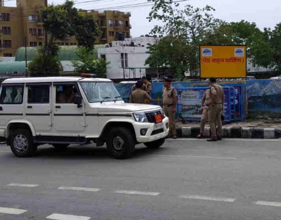 भगवानपुर बाईपास मार्ग पर बेड़पुर चौक के पास रविवार देर रात एक ढाबे पर चार नकाबपोश बदमाशों ने की फायरिंग,,,