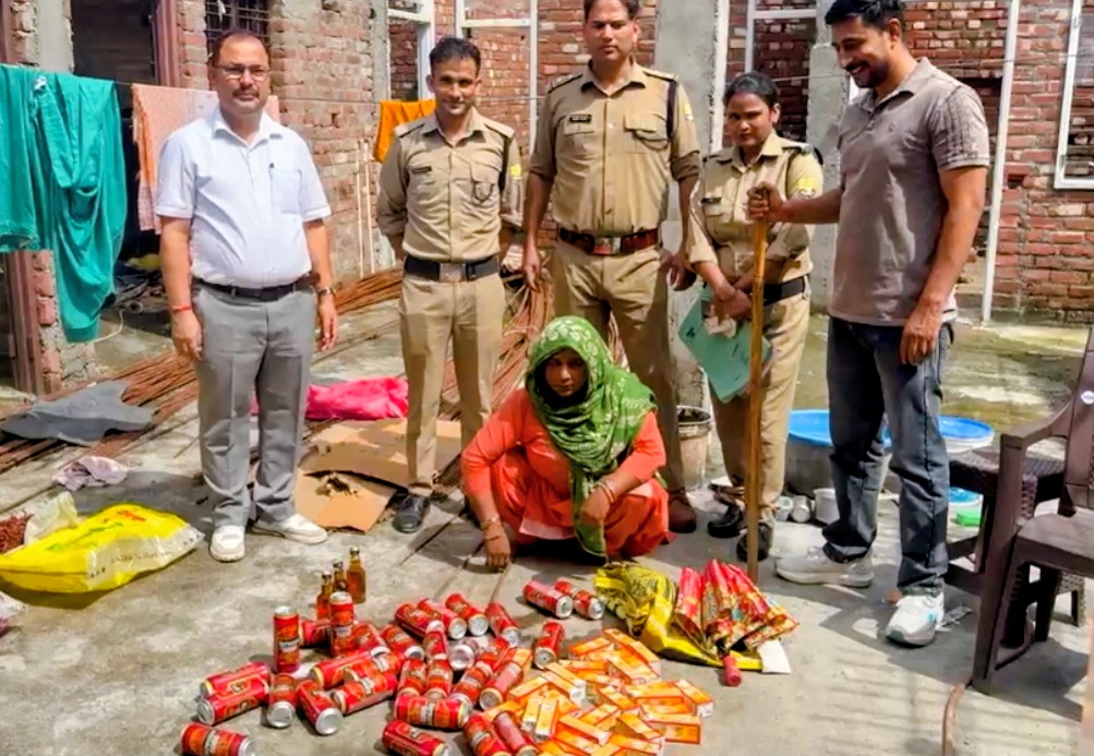 जनपद में अवैध शराब के निर्माण, भंडारण और बिक्री के खिलाफ आबकारी विभाग ने तेज किया अभियान ,ज्वालापुर के कड़च्छ मोहल्ले में एक घर से शराब की खेप की बरामद,,,