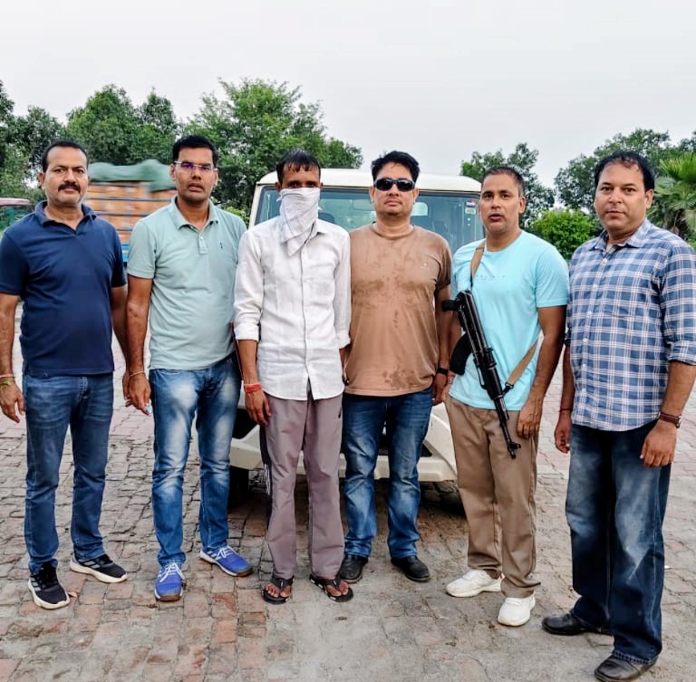 हत्या के एक मामले में करीब दो साल से पुलिस की आंखों में धूल झोंककर फरारी काट रहे ₹50 हजार के इनामी अभियुक्त को उत्तराखंड एसटीएफ ने आखिरकार किया गिरफ्तार,,,