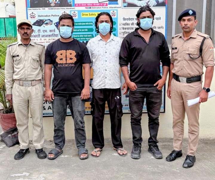 पटेलनगर क्षेत्र में अपराधियों और अवैध गतिविधियों में लिप्त लोगों के खिलाफ पुलिस का लगातार कसता जा रहाशिकंजा