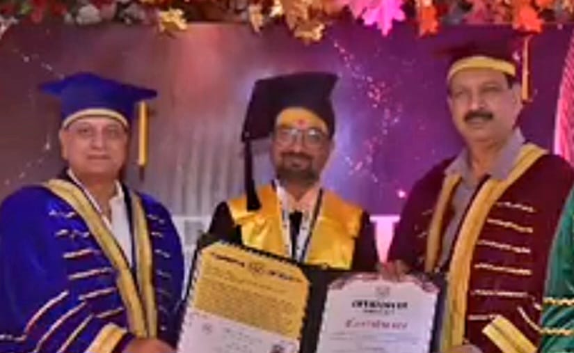 प्राचीन हनुमान मंदिर के महंत आचार्य रजनीश शास्त्री जी महाराज मानद डॉक्टरेट की उपाधि से सम्मानित,भक्तों ने दी बधाई ,,,