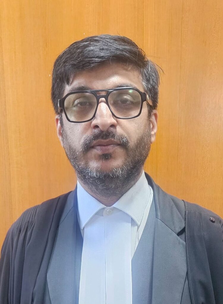 इंटरनेट को पूरी तरह रोकना किसी समस्या का समाधान नहीं है, बल्कि बच्चों को सुरक्षित, संतुलित और जिम्मेदार डिजिटल वातावरण उपलब्ध कराना जरूरी,,,