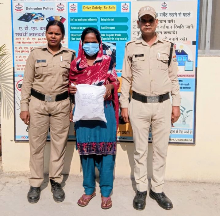 पुलिस ने नशे के खिलाफ एक के बाद एक दो कार्रवाई करते हुए गांजा तस्करी और अवैध शराब के धंधे में लिप्त दो आरोपियों को किया गिरफ्तार,,,