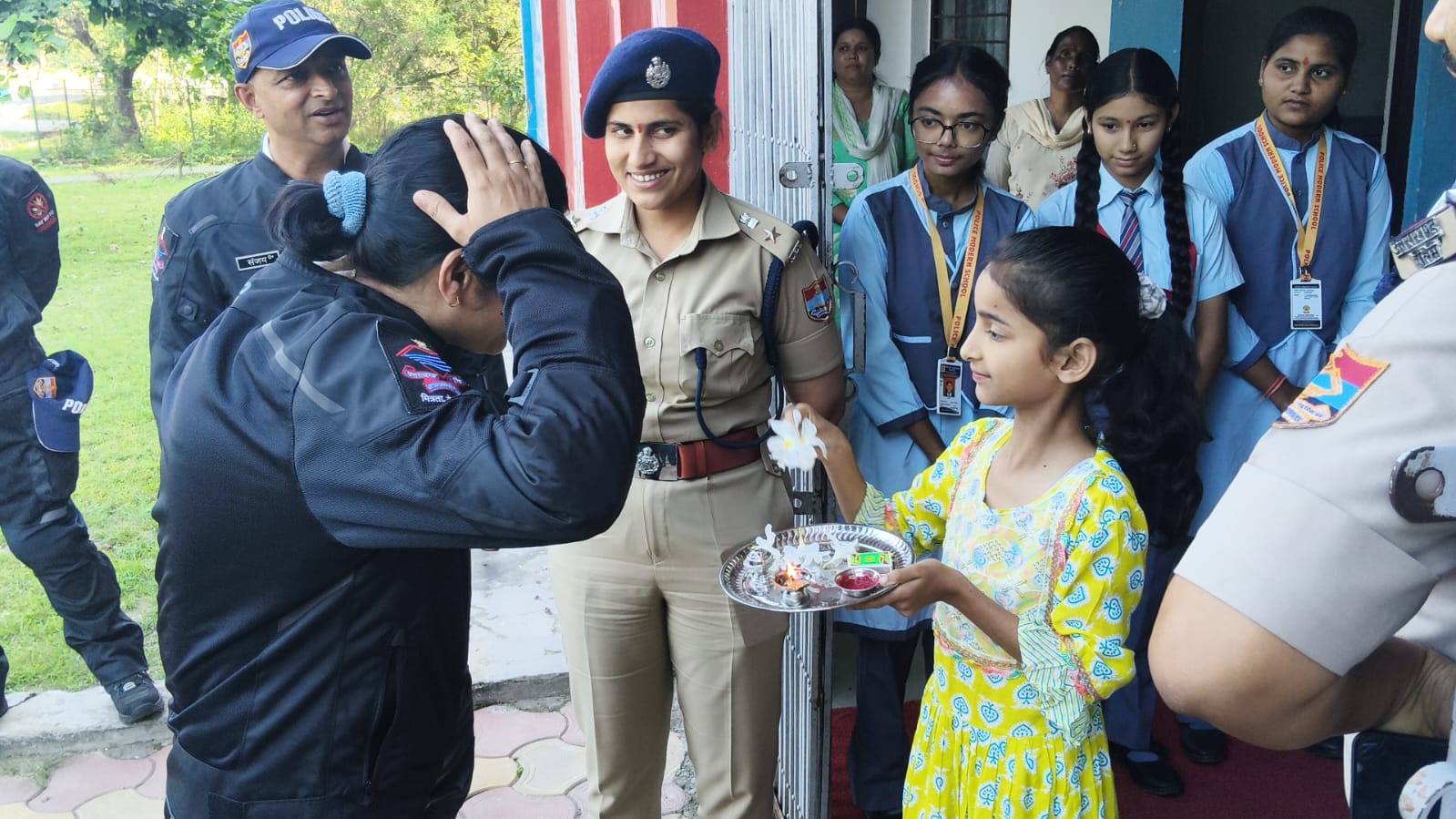 नशे के खिलाफ जनजागरूकता बढ़ाने और समाज को नशामुक्त बनाने का संदेश लेकर गुजरात के एकतानगर के लिए रवाना हुआ उत्तराखंड पुलिस का 12 सदस्यीय मोटरसाइकिल दल हरिद्वार पहुंचा,,,